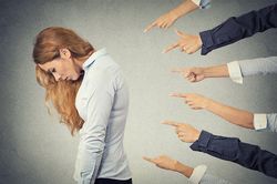 Vì sao học cách phớt lờ có thể giúp chúng ta hạnh phúc hơn?