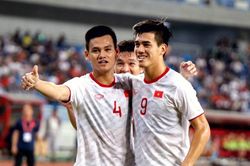 Tuyển Việt Nam thua đáng tiếc trước Trung Quốc: Đừng buồn, các anh đã cố gắng hết mình!