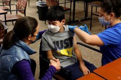 Pfizer đề xuất phê duyệt tiêm vaccine Covid-19 cho trẻ em từ 5-11 tuổi