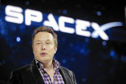 Giá trị công ty vũ trụ của Elon Musk vượt 100 tỷ USD