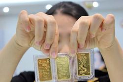 Giá vàng tăng lên mức cao nhất trong một năm
