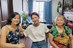 Khả Ngân đến thăm mẹ Thanh Sơn, đồng nghiệp đẩy thuyền 'chốt đơn'