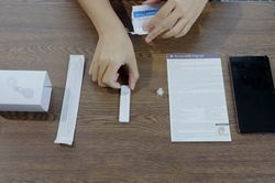 Bác sĩ hướng dẫn 5 bước để test nhanh Covid-19 tại nhà
