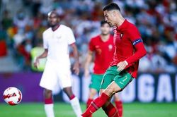 Ronaldo tỏa sáng, HLV tuyển Bồ Đào Nha có dịp 'dạy' MU cách dùng trò cưng