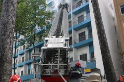 Cháy ở ký túc xá đại học Kinh tế TPHCM, sinh viên hốt hoảng tháo chạy