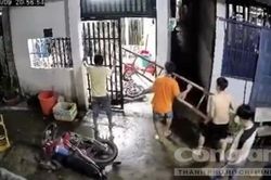 Người đàn ông xông vào nhà chém 2 vợ chồng tử vong ở Sài Gòn
