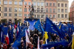 Hàng trăm nghìn người Ba Lan biểu tình phản đối rời EU