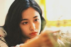 Hoa càng đẹp càng nhiều gai, đàn bà đi qua nhiều tổn thương lại càng rực rỡ