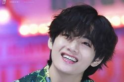 V BTS mê mẩn nghệ sĩ này và tình cảm đã được đáp lại