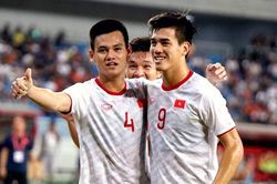 Việt Nam vs Oman: Việt Nam có đáng bị thổi phạt đền vì lỗi của Tấn Tài?
