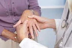 Người bệnh đa xơ cứng có nên tiêm vaccine COVID-19?