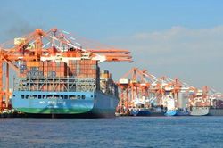 IMF hạ dự báo tăng trưởng kinh tế toàn cầu xuống 5,9%