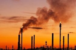 Platts: OPEC+ đang khai thác ít dầu thô hơn dự kiến