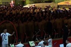 Điều chưa từng có tiền lệ trong sự kiện ông Kim Jong-un tham dự