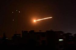 Israel tấn công miền trung Syria gây thương vong