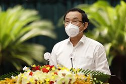 Bí thư TP.HCM: Dịch COVID-19 cho thấy tinh thần cống hiến của cán bộ