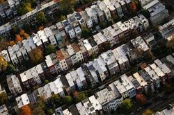 Rủi ro bong bóng bất động sản lan rộng sang nhiều nước