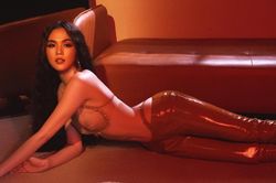 Ngọc Trinh khiến netizen cảm thấy 'tới công chuyện' khi tung bộ ảnh mới quá 'ngộp thở'