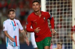 Quả bóng vàng 2021: Ronaldo xứng đáng giành QBV nhất từ trước tới nay