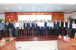 Đoàn Trưởng Cơ quan đại diện Việt Nam ở nước ngoài làm việc với Bộ Nông nghiệp và Phát triển Nông thôn