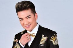 Trước khi 'đường ai nấy đi' với bầu sô hải ngoại, Đàm Vĩnh Hưng từng kết hôn và ly hôn nhiều lần?