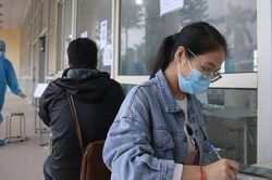 Hàng loạt bến xe tại Hà Nội dựng điểm test nhanh cho khách về quê