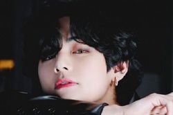 Thành tích mới giúp V BTS giữ vững ngôi 'Vua fancam'
