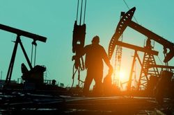 Giá xăng dầu hôm nay 17/10: Tiếp tục tăng hơn 3% trong tuần