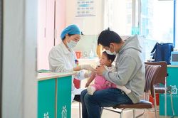 Trung Quốc cảnh báo nguy cơ 'đại dịch kép' cúm và Covid-19