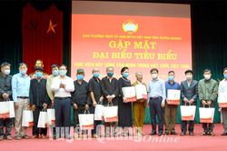 Gặp mặt đại biểu tiêu biểu thực hiện nếp sống văn minh trong việc cưới, việc tang huyện Lâm Bình