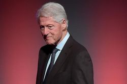 Cựu Tổng thống Mỹ Bill Clinton xuất viện