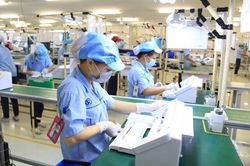 Phụ nữ Thủ đô tích cực, hăng say trong 'nhiệm vụ kép'