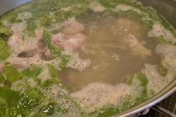 Độc lạ lẩu rươi giữa Hà Nội cho ngày đông thêm ấm