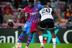 Barcelona: Ansu Fati đưa ánh sáng trở lại Camp Nou