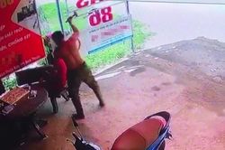 Dùng búa đập dã man vào đầu người khác rồi đến công an đầu thú