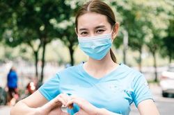 Thùy Tiên trổ tài tiếng Anh, gửi thông điệp 'Stop the COVID-19' tới Miss Grand 2021