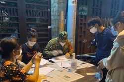 TPHCM nêu lý do chậm hỗ trợ người dân, lực lượng tuyến đầu