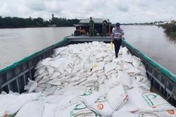 Bắt cán bộ Hải quan liên quan đến vụ buôn lậu 100 tấn đường cát