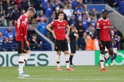 Gary Neville chỉ ra vấn đề lớn nhất của M.U