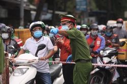 Làm sao để việc đi lại, lưu thông hàng hóa không bị đứt gãy khi chống dịch?