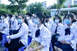 Sở GD&ĐT Hà Nội vừa rút đề xuất cho học sinh đi học trở lại từ ngày 25/10