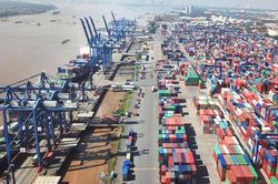 Lùi thu phí cảng biển TP. HCM lần 2, trợ lực hơn 2.200 tỷ giúp doanh nghiệp vượt 'bão' Covid-19