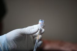 Đồng Nai tiếp tục thiếu kim tiêm vaccine