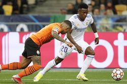 Shakhtar 0-5 Real Madrid: Vinicius tái hiện 'siêu phẩm' của Ronaldo năm 2013