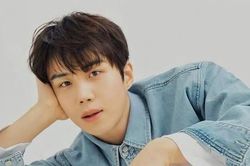 Kim Seon Ho xin lỗi, thừa nhận ép bạn gái phá thai