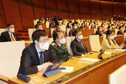 Chờ đợi các quyết đáp của Quốc hội