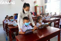 Học sinh Hòa Bắc háo hức đến trường