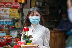 Giới trẻ Hà Nội tấp nập đến chùa Hà vái vọng cầu duyên trong ngày Rằm tháng 9