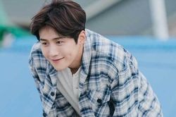 Kim Seon Ho mất những gì sau tâm thư xin lỗi vì ép bạn gái phá thai?