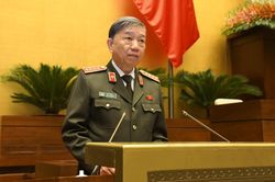 Quốc hội nghe tờ trình về Luật Cảnh sát cơ động